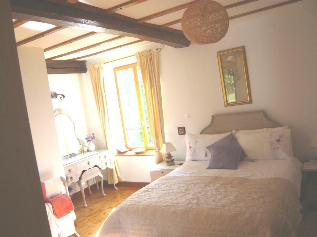 Le Rocher B&B Yvrandes Exteriör bild