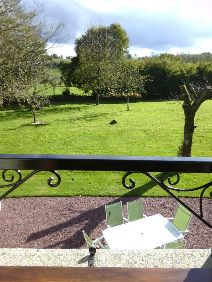 Le Rocher B&B Yvrandes Exteriör bild
