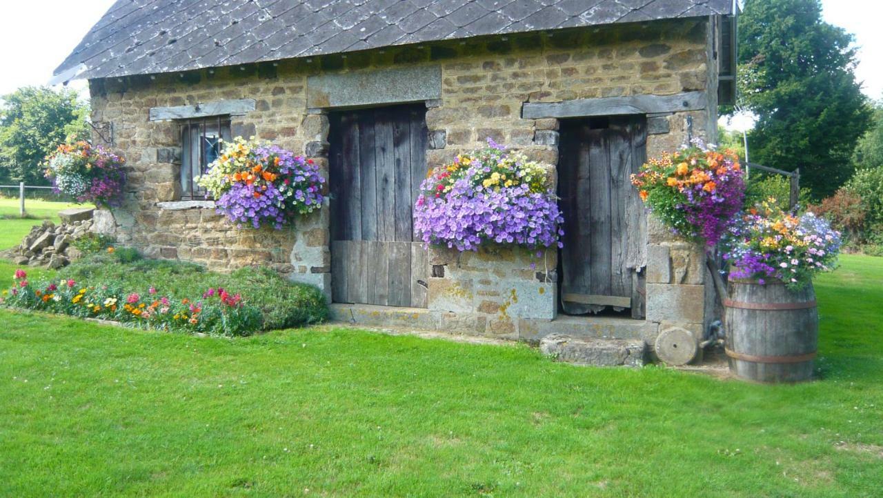 Le Rocher B&B Yvrandes Exteriör bild